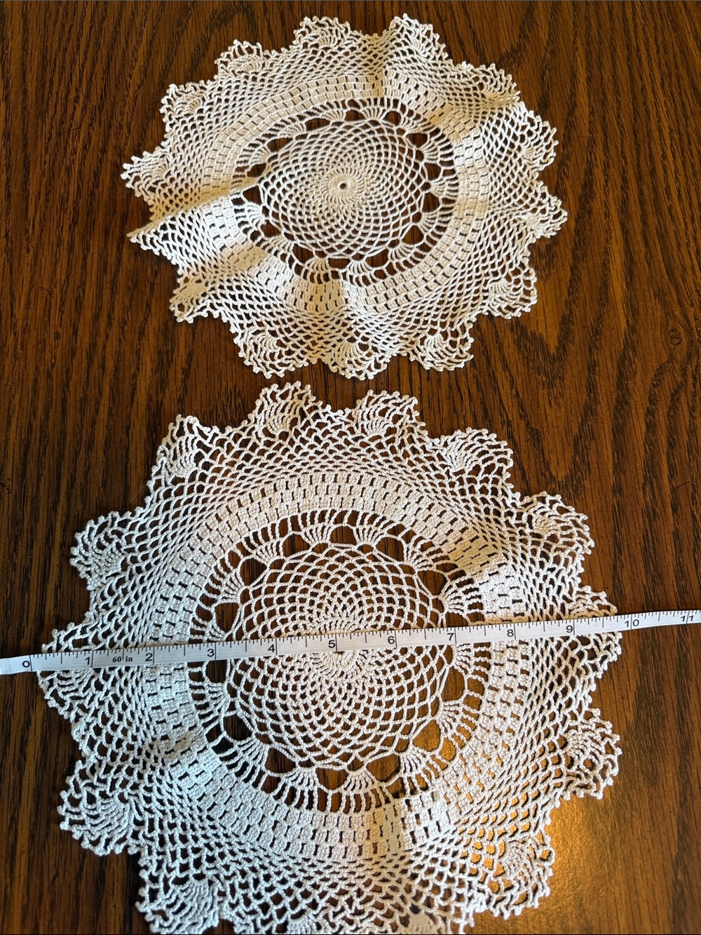 Set of 2 vintage Romanian 🇷🇴 crocheted doilies.